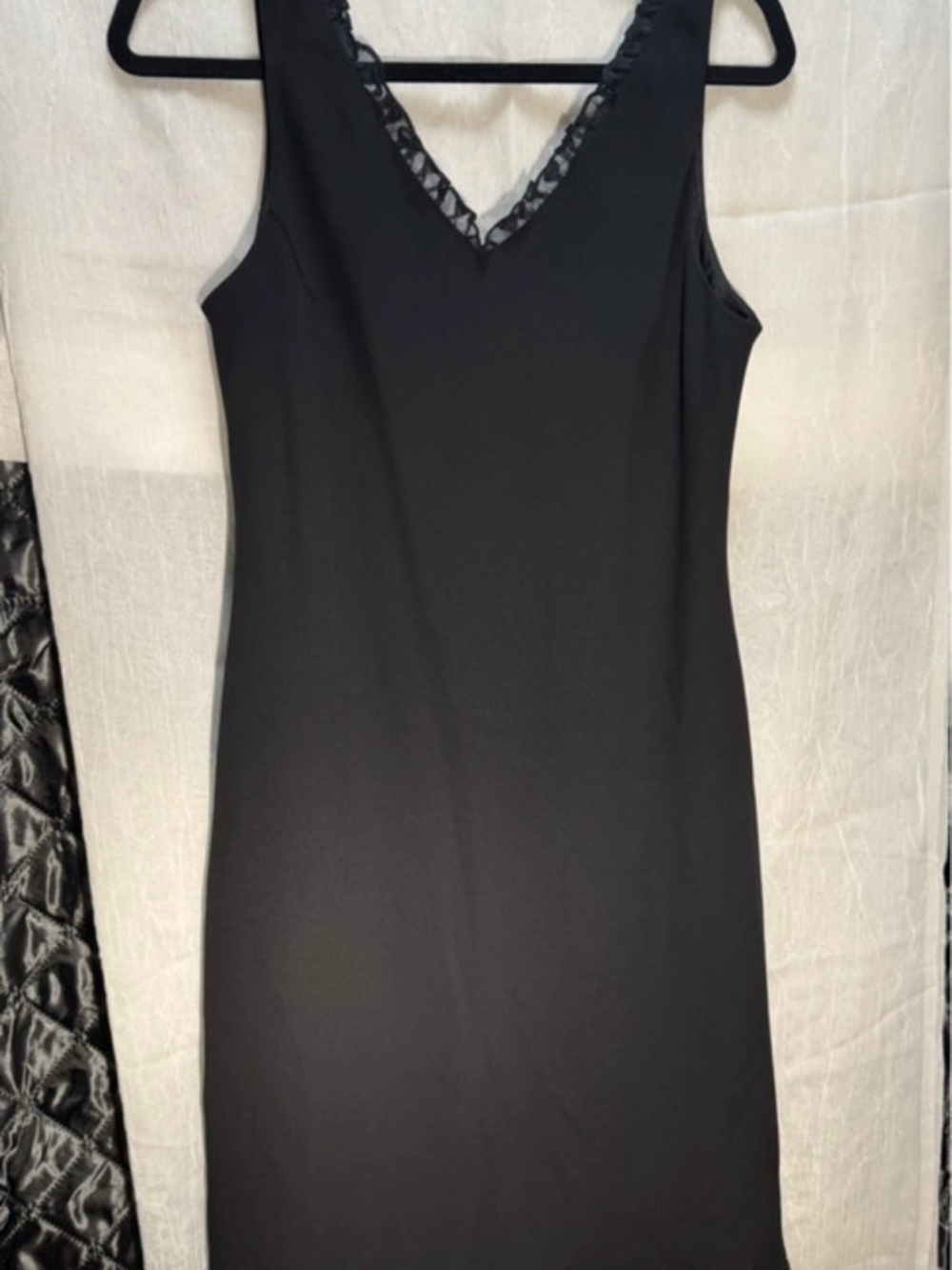 Jones New York Black V-Neck Midi Dress with chiffon ruffle Trim